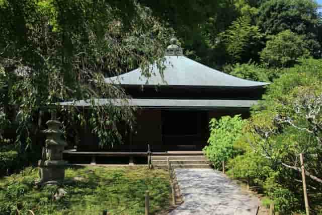 鎌倉「東慶寺」本堂　『駆込み女と駆出し男』感想